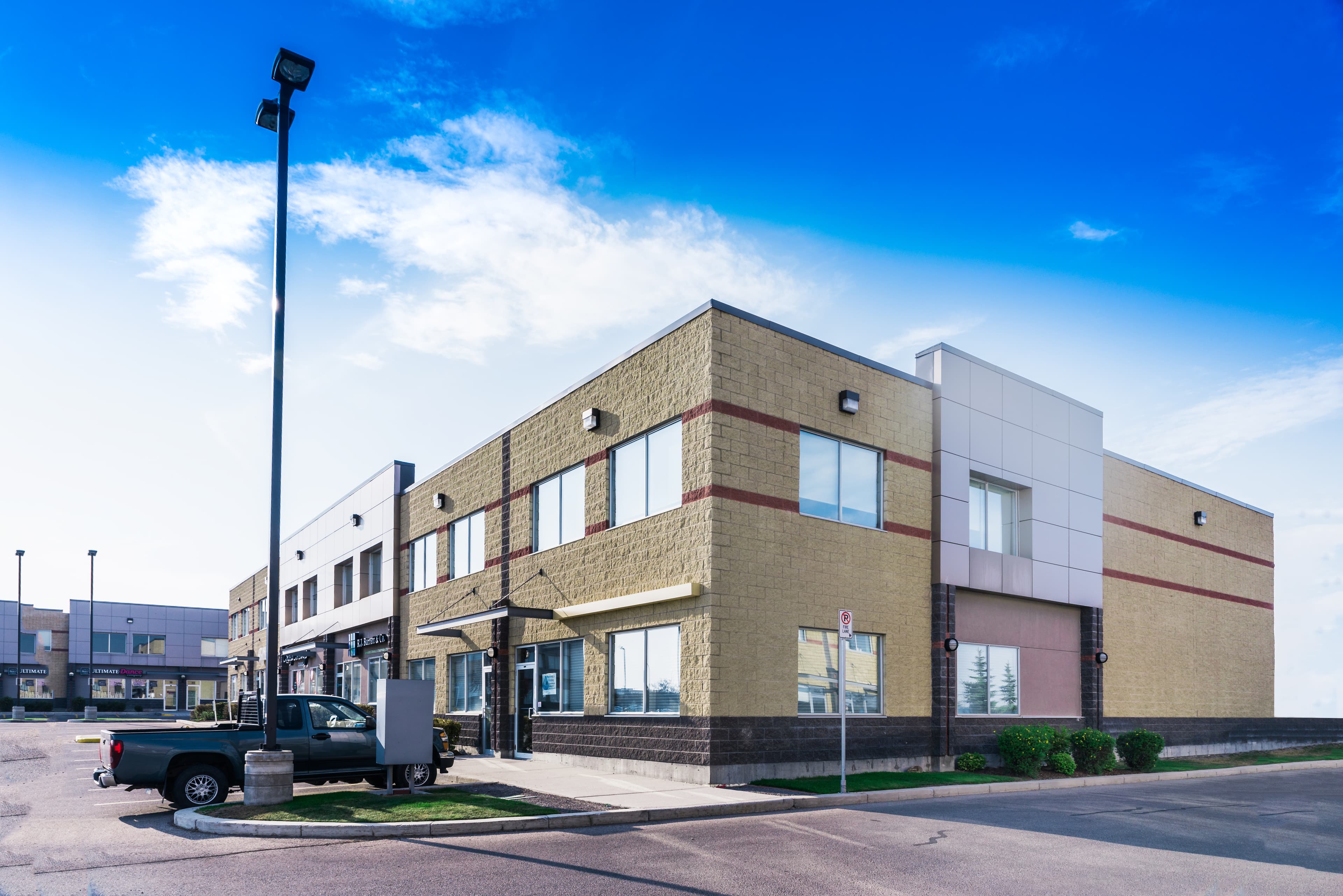 100, 5126 – 126 Avenue SE, Calgary, AB